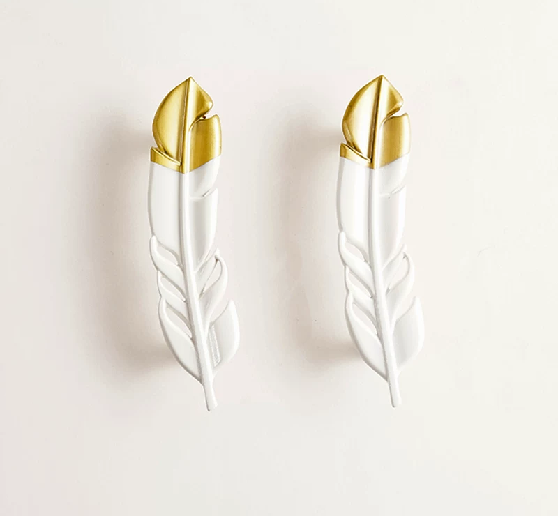 White Metal Feather Handle for Cabinet Door and Drawer, 1 Piece
