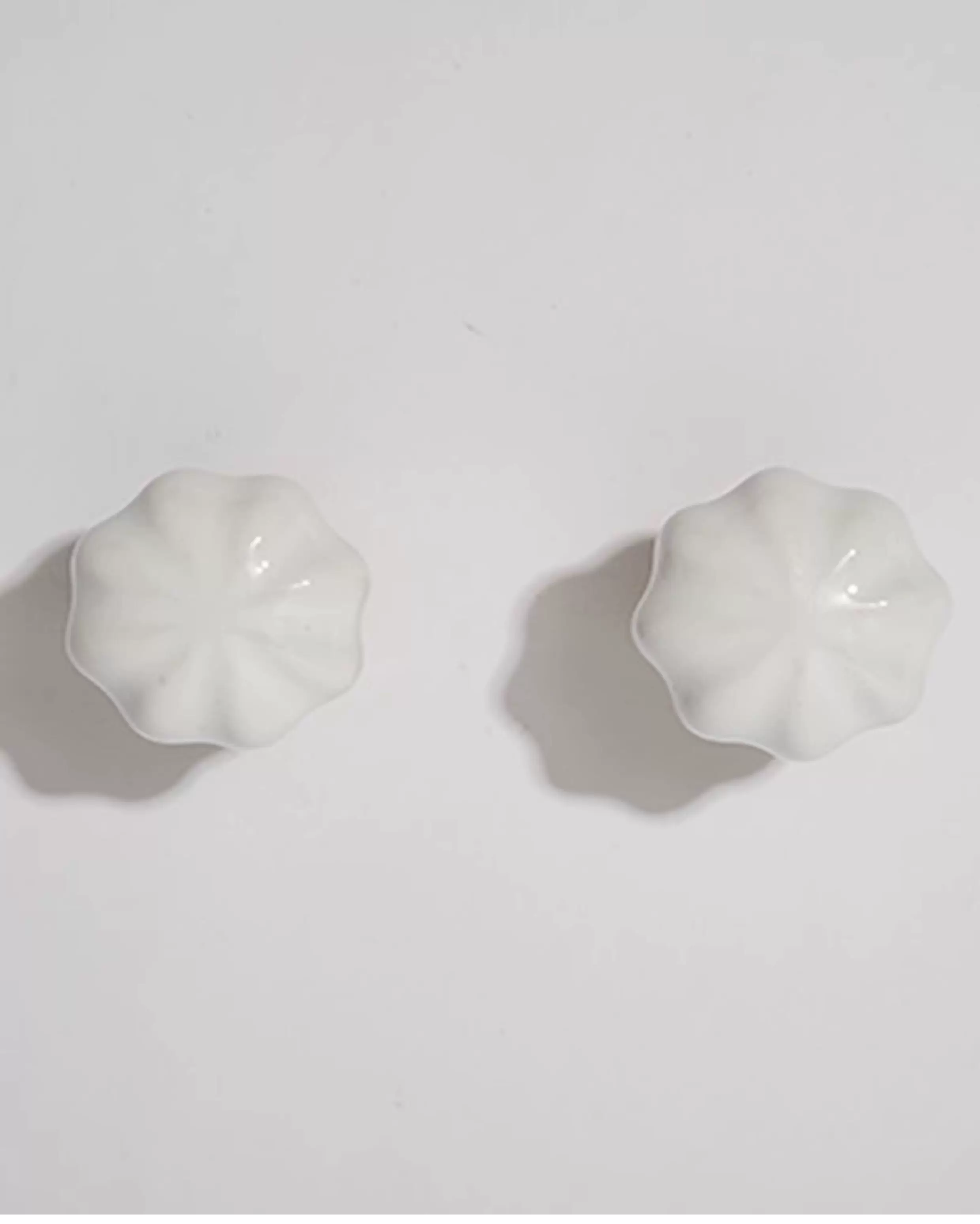 White Ceramic and Brass Handle Pull - product view 8