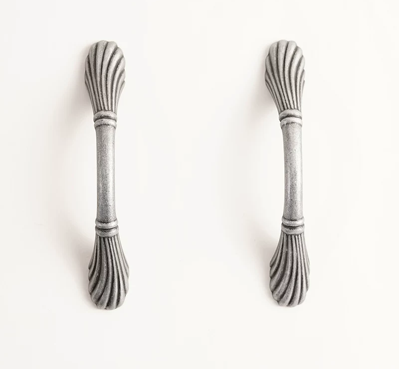 Chinese Vintage Metal Gray Handle 3.78 in (96 mm) 2-Pack in use