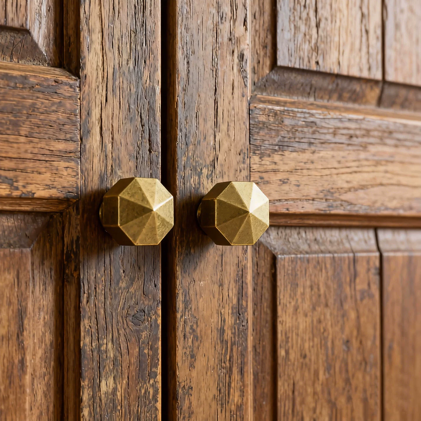 Single-Hole Imitation Brass Handle for Cabinet, Drawer, or Wardrobe